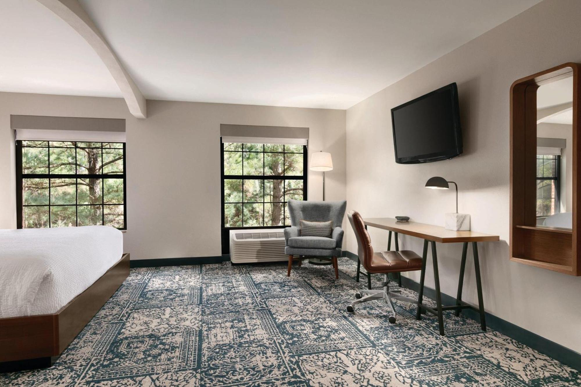 Four Points By Sheraton Raleigh Arena Exterior photo